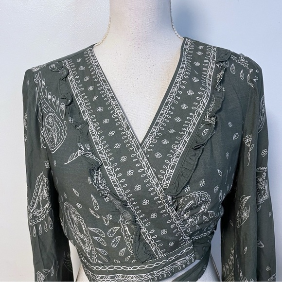 Jaase • NWT Constance Green Paisley Wrap Top - Picture 2 of 6